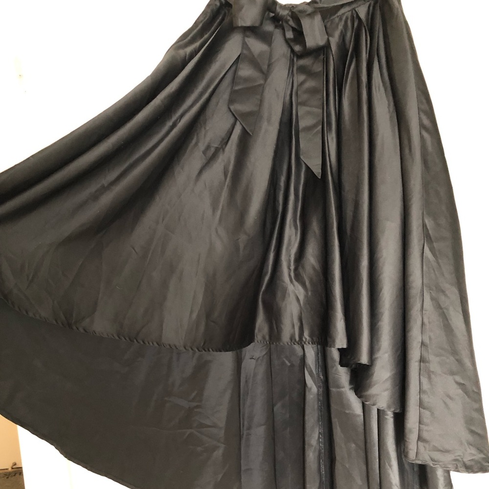 Black high-low VERY flowey skirt